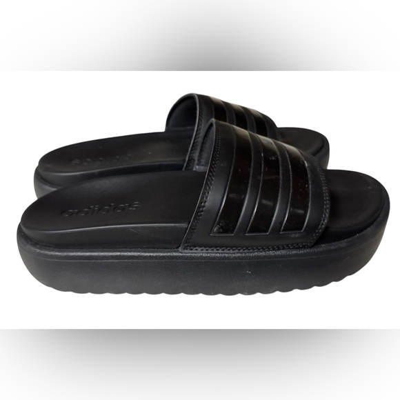 Like new! ADIDAS
WOMENS ADILETTE PLATFORM SLIDE SANDAL - Picture 5 of 9